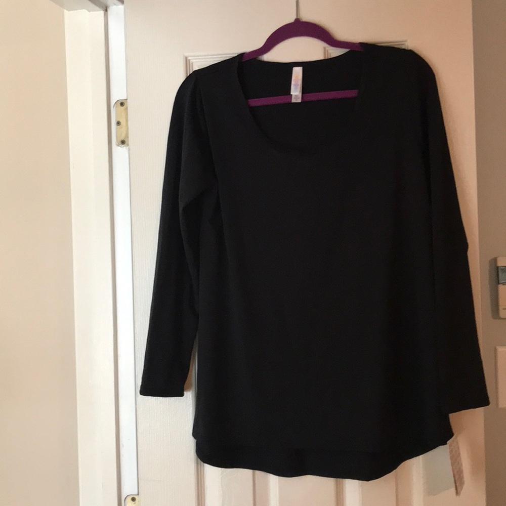 Lularoe Medium Black lynnae top